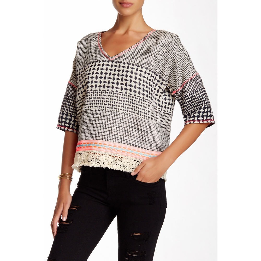 Gypsy05 | Barre Jacquard Box Blouse - Picture 2 of 9